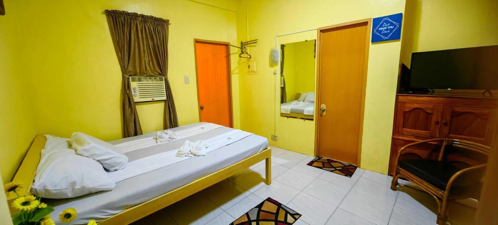 Las Residencias Bed And Breakfast Пуэрто-Принцеса Экстерьер фото