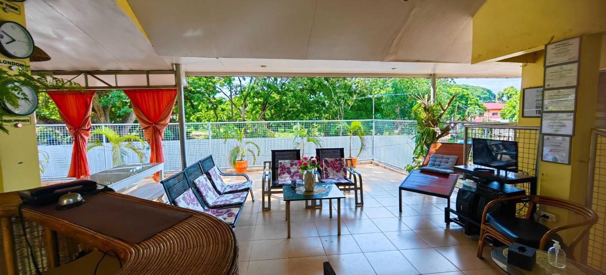 Las Residencias Bed And Breakfast Пуэрто-Принцеса Экстерьер фото
