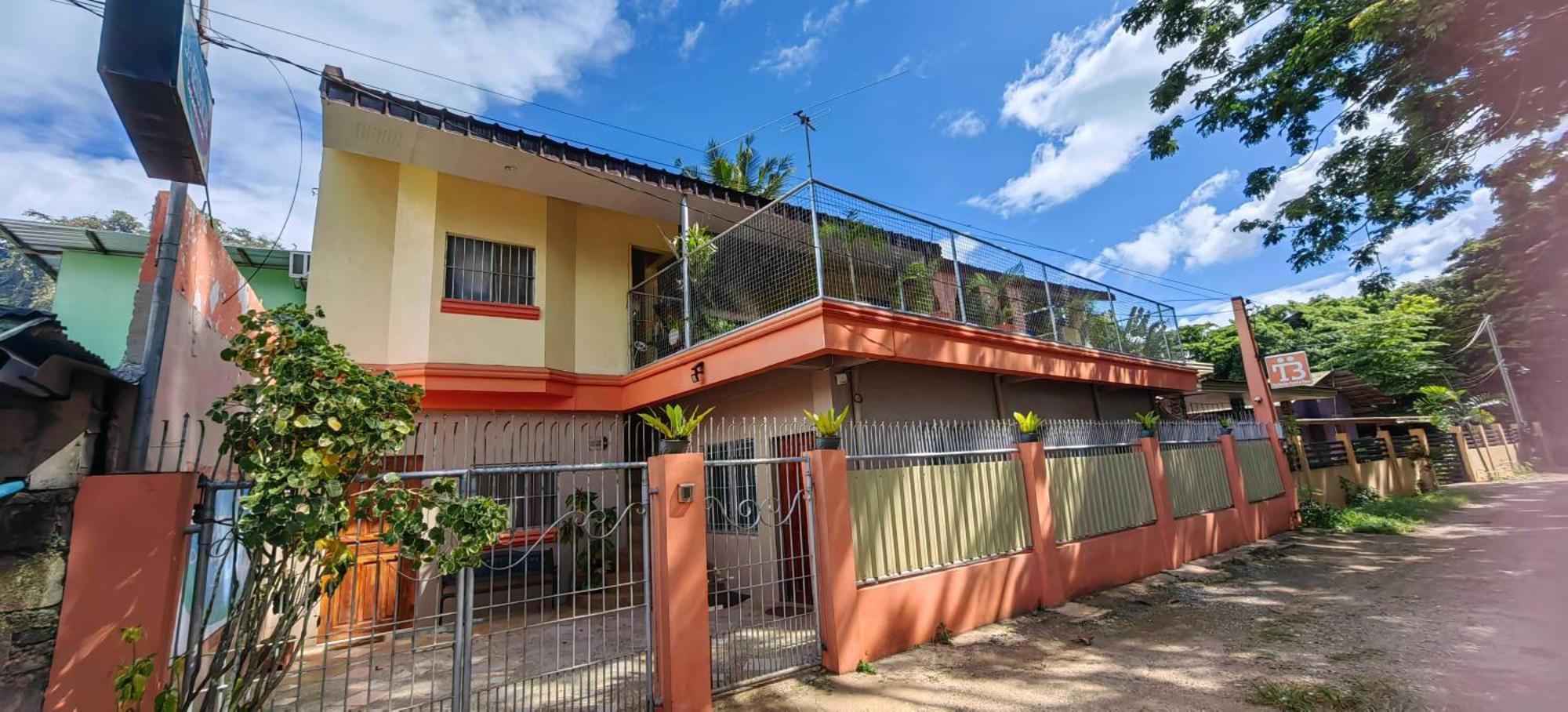 Las Residencias Bed And Breakfast Пуэрто-Принцеса Экстерьер фото