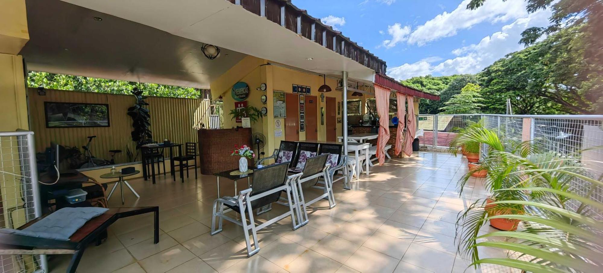 Las Residencias Bed And Breakfast Пуэрто-Принцеса Экстерьер фото