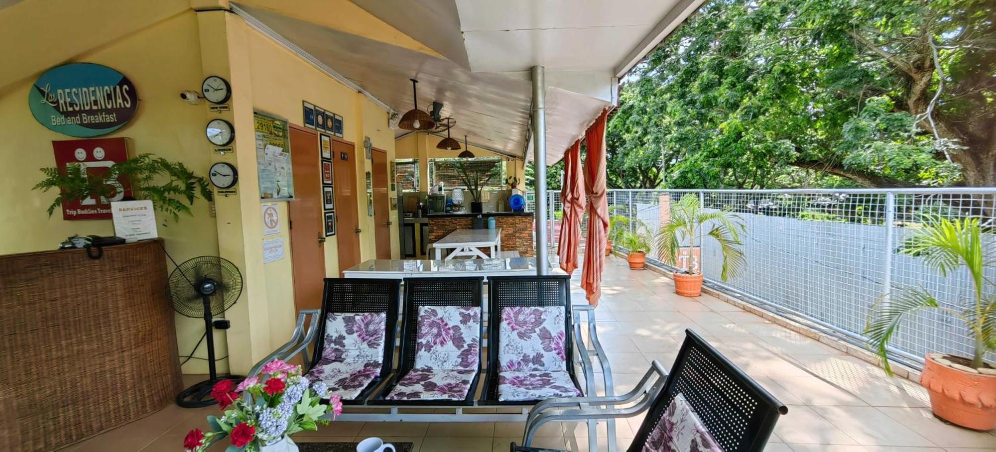 Las Residencias Bed And Breakfast Пуэрто-Принцеса Экстерьер фото