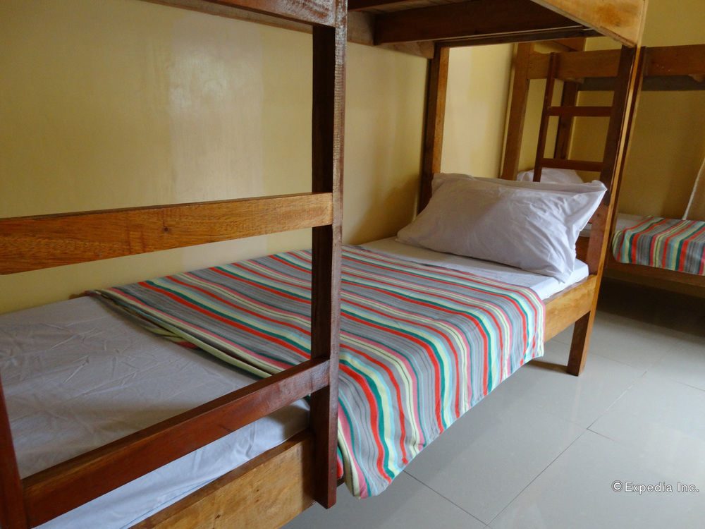 Las Residencias Bed And Breakfast Пуэрто-Принцеса Экстерьер фото