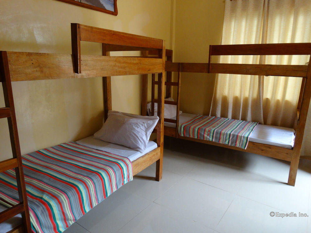 Las Residencias Bed And Breakfast Пуэрто-Принцеса Экстерьер фото