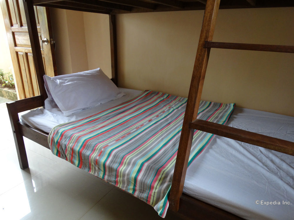 Las Residencias Bed And Breakfast Пуэрто-Принцеса Экстерьер фото